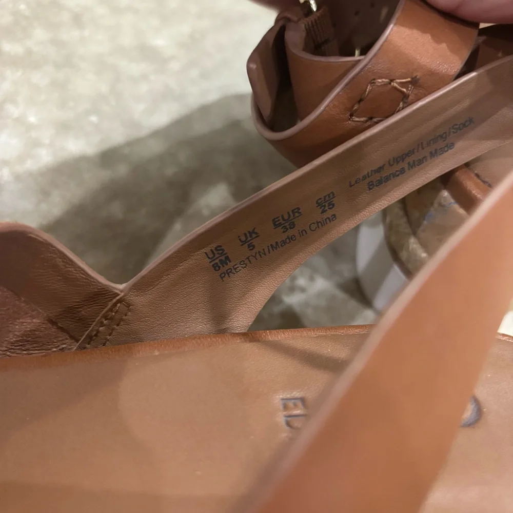 27 Edit Naturalizer Prestyn Wedge Sandal ‎ Brown sz 8M